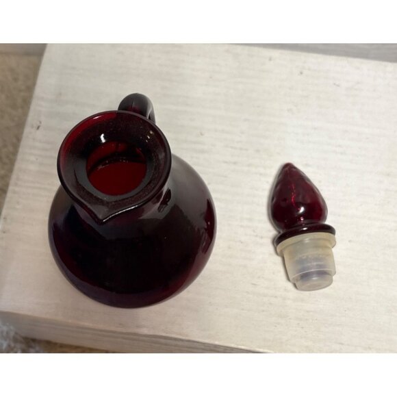 Avon Ruby Red Cruet Pitcher Decanter With Stopper Vintage Strawberry Bath Empty - Picture 6 of 6